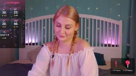 Snapshot of hey_cassie chatting on 2, 10, 2025 hey_cassie online show from 2, 10, 2025