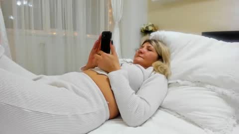 Snapshot of heyheygrey chatting on 4, 1, 2025 Heyheygrey online show from 4, 1, 2025