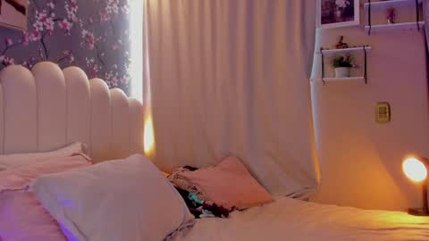 Snapshot of heymartina chatting on 8, 6, 2026 Martina Ricci Show schedule Monday to Friday 8am colombia time I work some weekends online show from 8, 6, 2026
