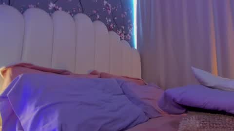 Snapshot of heymartina chatting on 25, 7, 2026 Martina Ricci Show schedule Monday to Friday 8am colombia time I work some weekends online show from 25, 7, 2026