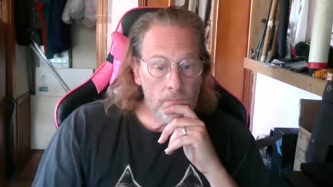 Snapshot of hiakun chatting on 8, 10, 2025 hiakun online show from 8, 10, 2025