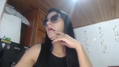 hilaril18 online show from 19, 12, 2024