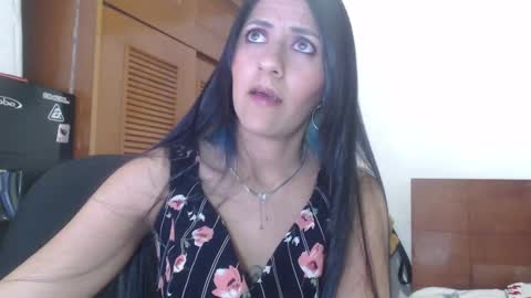 hilaril18 online show from 23, 1, 2025