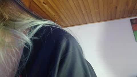 hilaril18 online show from 27, 9, 2025