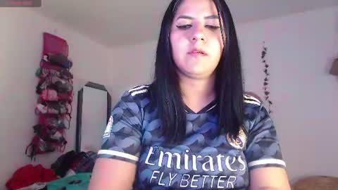 Snapshot of hilari18 chatting on 11, 6, 2026 hilaril18 online show from 11, 6, 2026