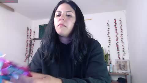 Snapshot of hilari18 chatting on 7, 7, 2026 hilaril18 online show from 7, 7, 2026