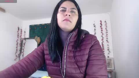 Snapshot of hilari18 chatting on 17, 7, 2026 hilaril18 online show from 17, 7, 2026