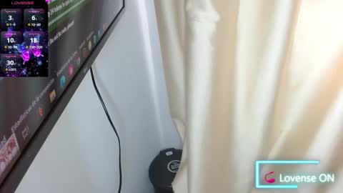 Snapshot of hilary__thompson chatting on 3, 12, 2024 hilary thompson online show from 3, 12, 2024