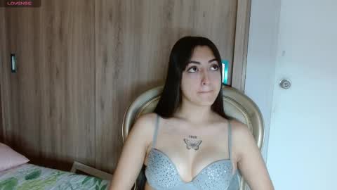 Snapshot of hilary__thompson chatting on 11, 12, 2024 hilary thompson online show from 11, 12, 2024