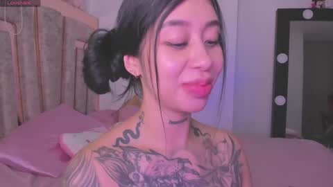 Snapshot of hilary_jones_22 chatting on 6, 5, 2026 LUNA new account FOLLOW ME online show from 6, 5, 2026