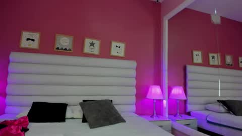 hilary_tailor online show from 20, 11, 2025