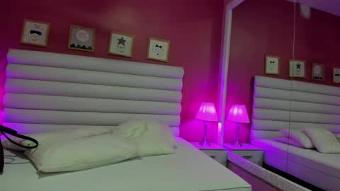 hilary_tailor online show from 4, 12, 2025