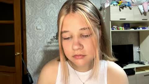 Snapshot of hildeconery chatting on 6, 5, 2026 Julia online show from 6, 5, 2026