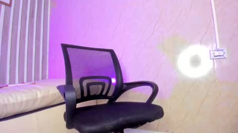  Hillary  online show from 16, 2, 2025