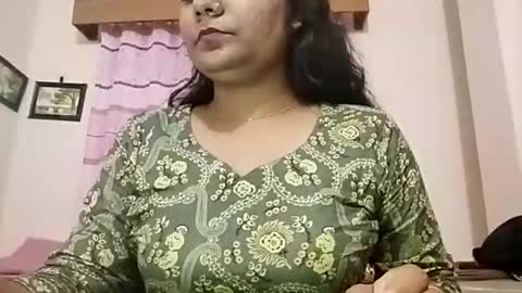 himuhimu22 online show from 15, 4, 2026