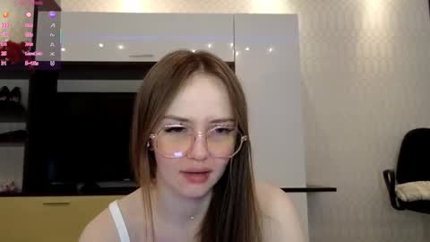 Snapshot of hip_hop_baby chatting on 6, 2, 2026 Leya Day Mary Night PvT Open online show from 6, 2, 2026