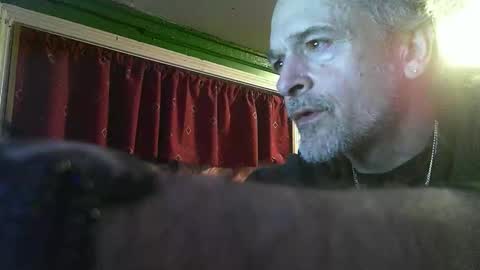 hippiedad333 online show from 10, 2, 2026