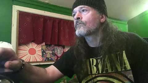 Snapshot of hippiedad333 chatting on 18, 4, 2026 hippiedad333 online show from 18, 4, 2026
