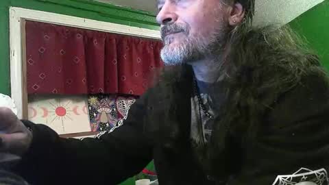 Snapshot of hippiedad333 chatting on 21, 4, 2026 hippiedad333 online show from 21, 4, 2026