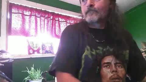 Snapshot of hippiedad333 chatting on 23, 4, 2026 hippiedad333 online show from 23, 4, 2026