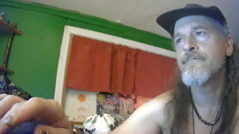Snapshot of hippiedad333 chatting on 24, 6, 2026 hippiedad333 online show from 24, 6, 2026