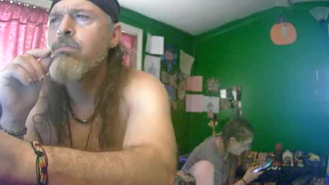 Snapshot of hippiedad333 chatting on 8, 7, 2026 hippiedad333 online show from 8, 7, 2026