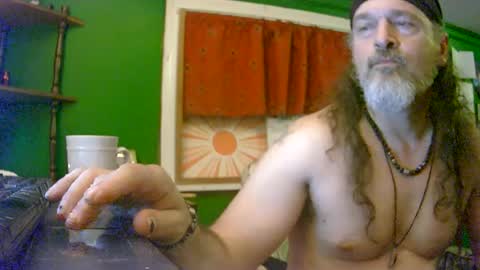 Snapshot of hippiedad333 chatting on 14, 7, 2026 hippiedad333 online show from 14, 7, 2026