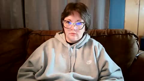 Bella online show from 1, 3, 2025