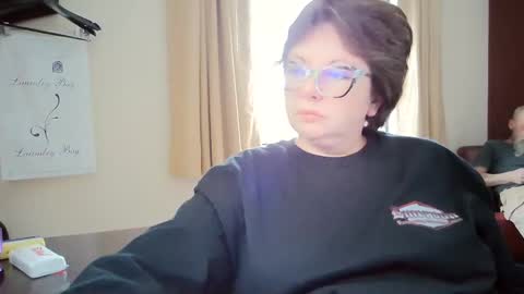 Bella online show from 5, 3, 2025