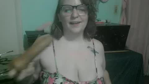 Snapshot of hippybambi chatting on 28, 6, 2026 Hippy online show from 28, 6, 2026