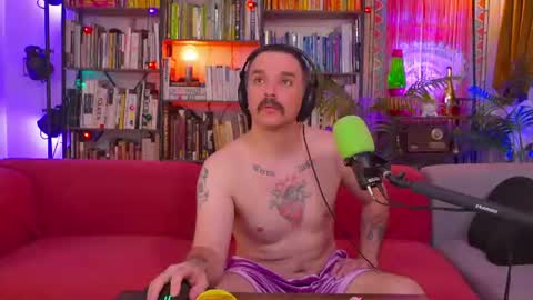 Snapshot of hipstertrashdumpsterfire chatting on 27, 6, 2026 HipsterTrash Clark one half of Task Manager online show from 27, 6, 2026