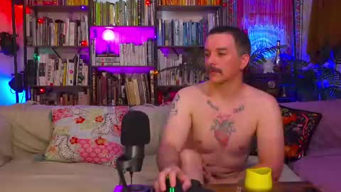 Snapshot of hipstertrashdumpsterfire chatting on 5, 7, 2026 HipsterTrash Clark one half of Task Manager online show from 5, 7, 2026
