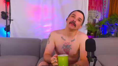 Snapshot of hipstertrashdumpsterfire chatting on 17, 7, 2026 HipsterTrash Clark one half of Task Manager online show from 17, 7, 2026