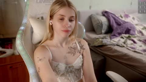 Holly online show from 14, 4, 2026