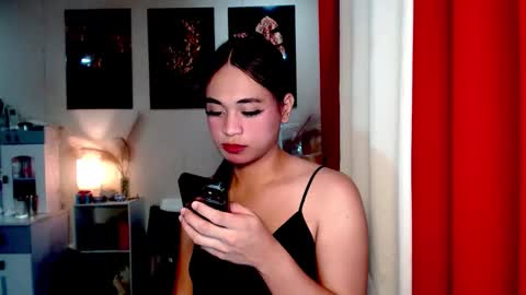 hoelymarie online show from 3, 6, 2026