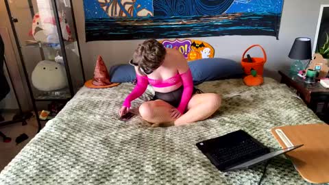 Snapshot of holiday_hoehoehoe chatting on 21, 9, 2025 holiday_hoehoehoe online show from 21, 9, 2025