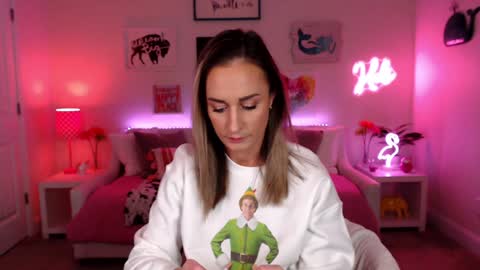 Holi Hurricane online show from 16, 11, 2025