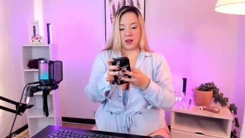 Hollie online show from 20, 3, 2026