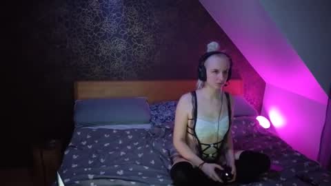 holliesdollies90 online show from 26, 2, 2026