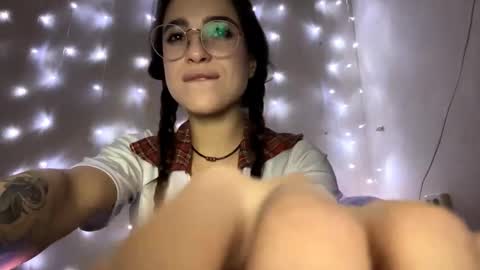 Snapshot of hollisfairfax chatting on 25, 11, 2025 Kerri online show from 25, 11, 2025