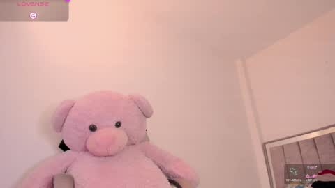 Snapshot of holly_16 chatting on 1, 6, 2026 holly_16 online show from 1, 6, 2026