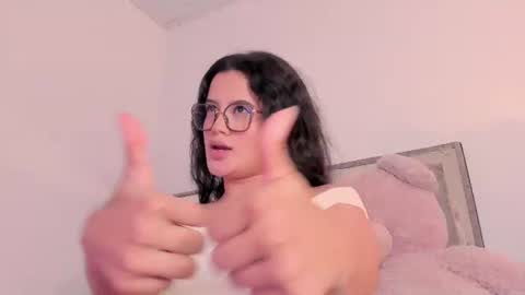 holly_16 online show from 16, 7, 2026