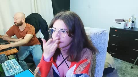 Holly and Honey online show from 23, 12, 2024