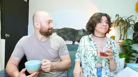 Holly and Honey online show from 9, 9, 2025