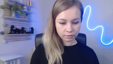 Snapshot of holly_bb95 chatting on 16, 1, 2025 Holly online show from 16, 1, 2025