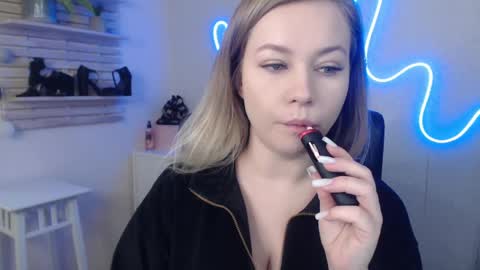 Snapshot of holly_bb95 chatting on 17, 1, 2025 Holly online show from 17, 1, 2025