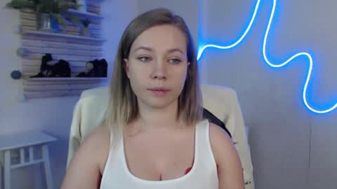Snapshot of holly_bb95 chatting on 12, 3, 2025 Holly online show from 12, 3, 2025