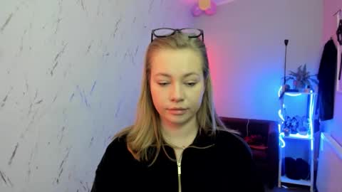 Snapshot of holly_bb95 chatting on 3, 2, 2026 Holly online show from 3, 2, 2026