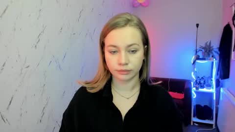 Snapshot of holly_bb95 chatting on 4, 2, 2026 Holly online show from 4, 2, 2026