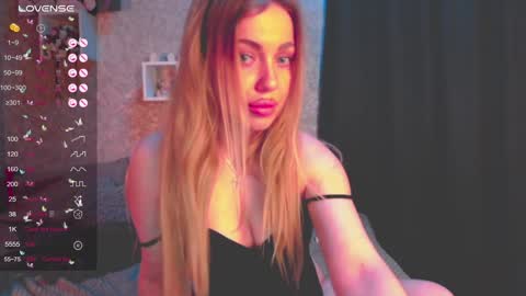 holly_molly8 online show from 16, 1, 2025